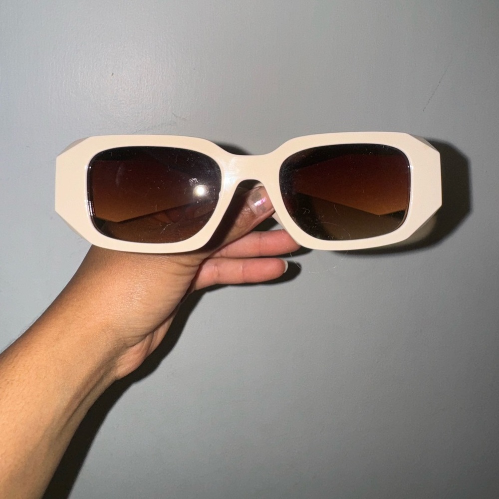Style Prada sunglass